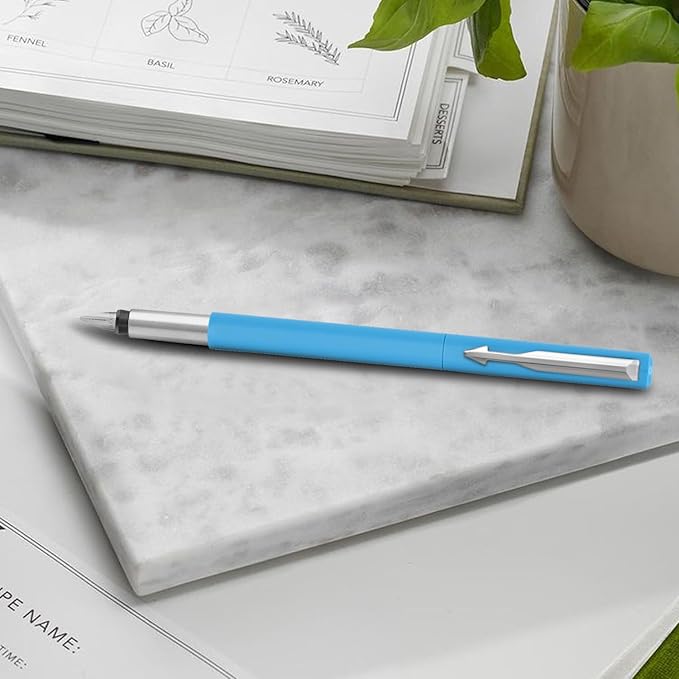 PARKER VECTOR STANDARD FOUNTAIN PEN + 3N BLUE CHROME TRIM